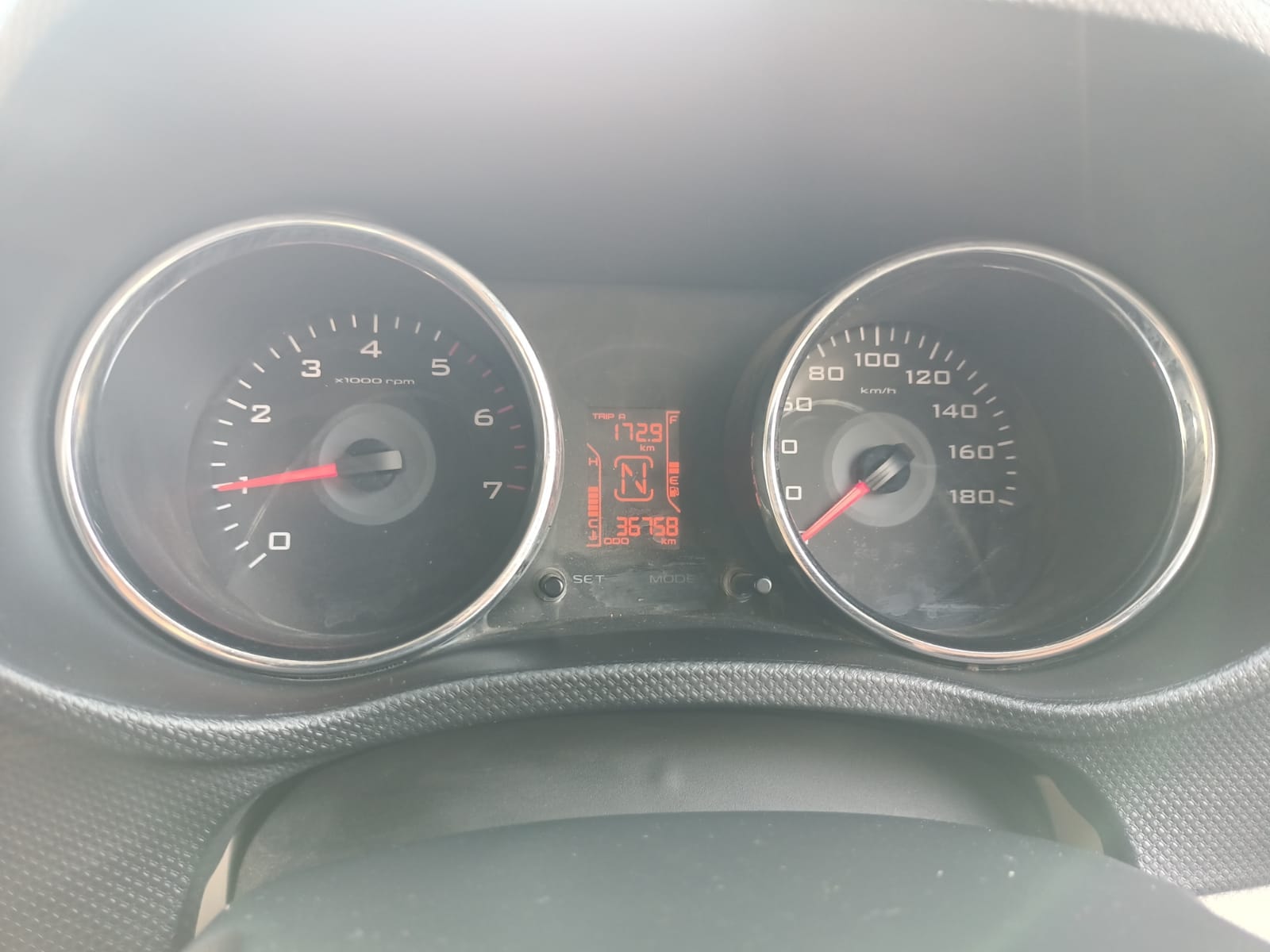 TUV300 image 9 TUV300 image 9