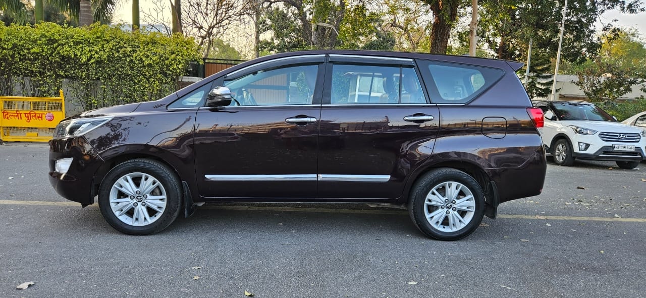 Innova Crysta image 9 Innova Crysta image 9