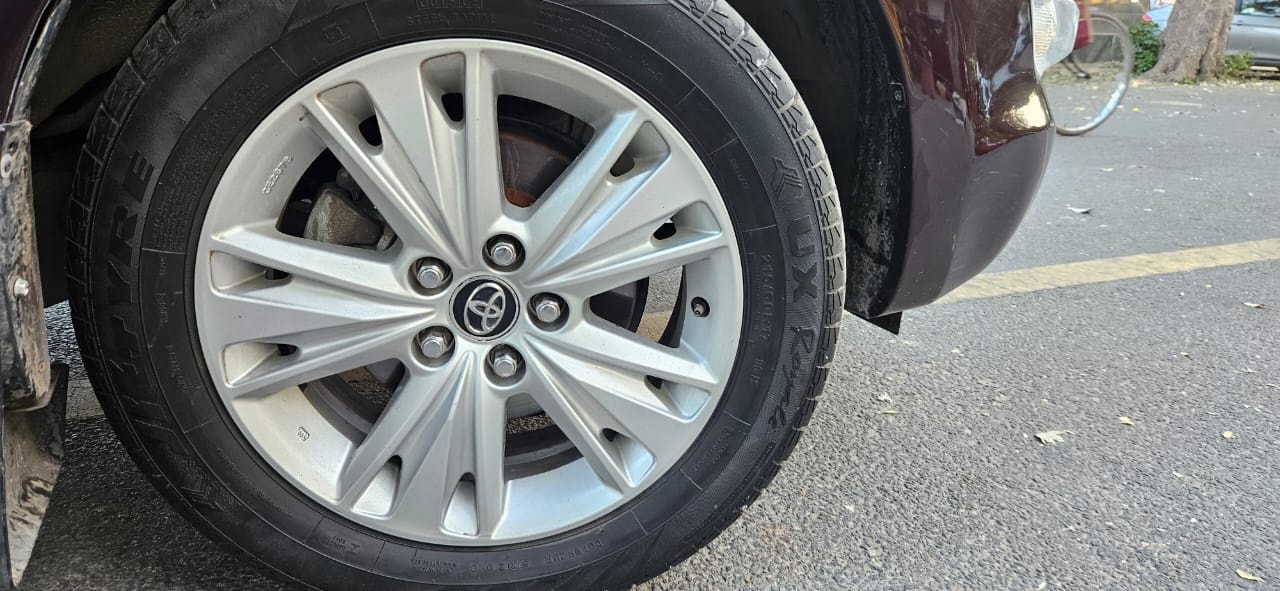 Innova Crysta image 7 Innova Crysta image 7