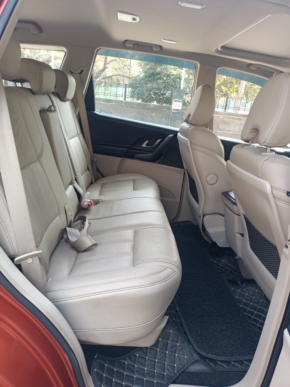 XUV500 image 6 XUV500 image 6