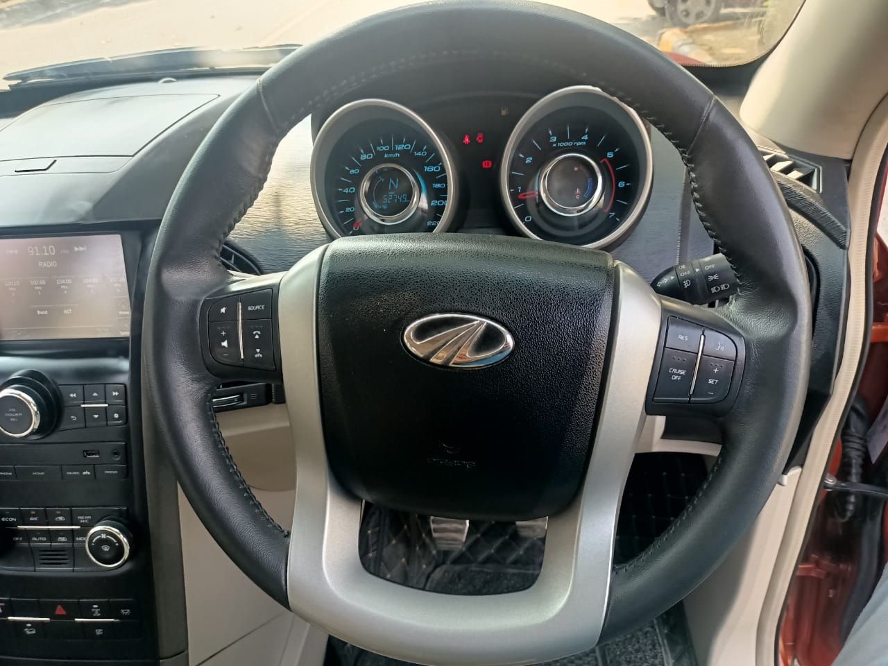 XUV500 image 4 XUV500 image 4