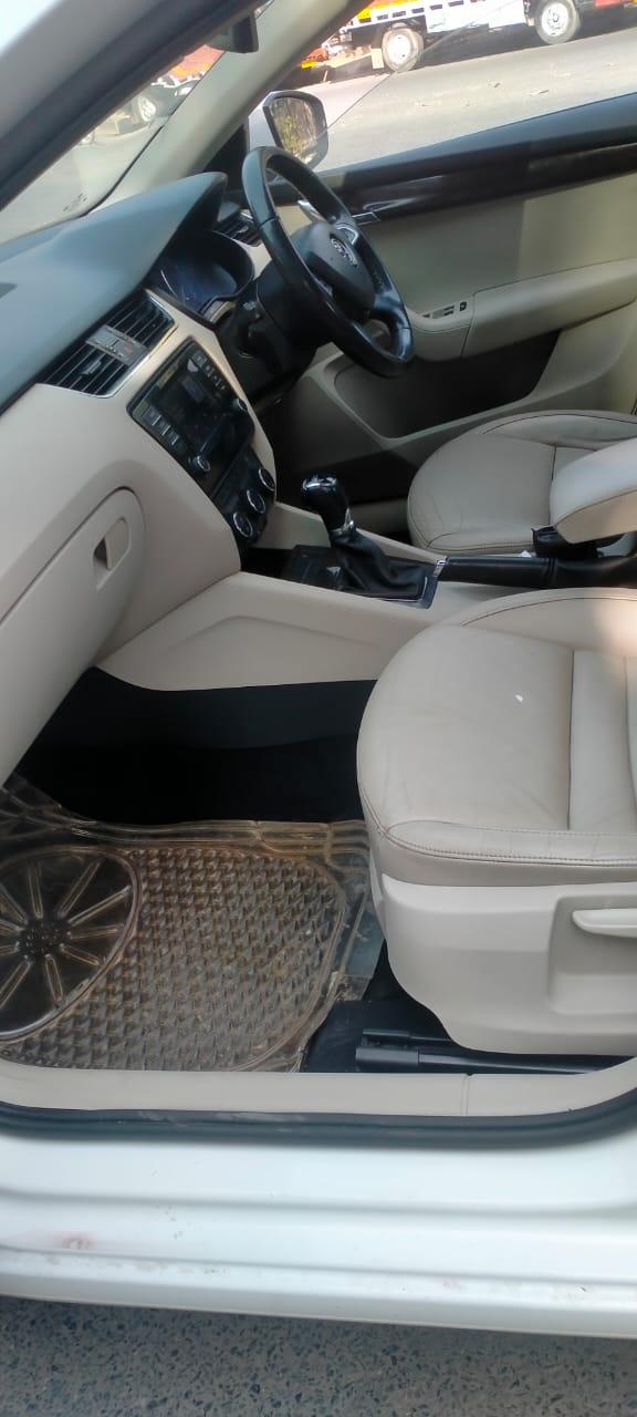 2014 Skoda Octavia 2.0 Elegance TDI CR AT Front Seats 