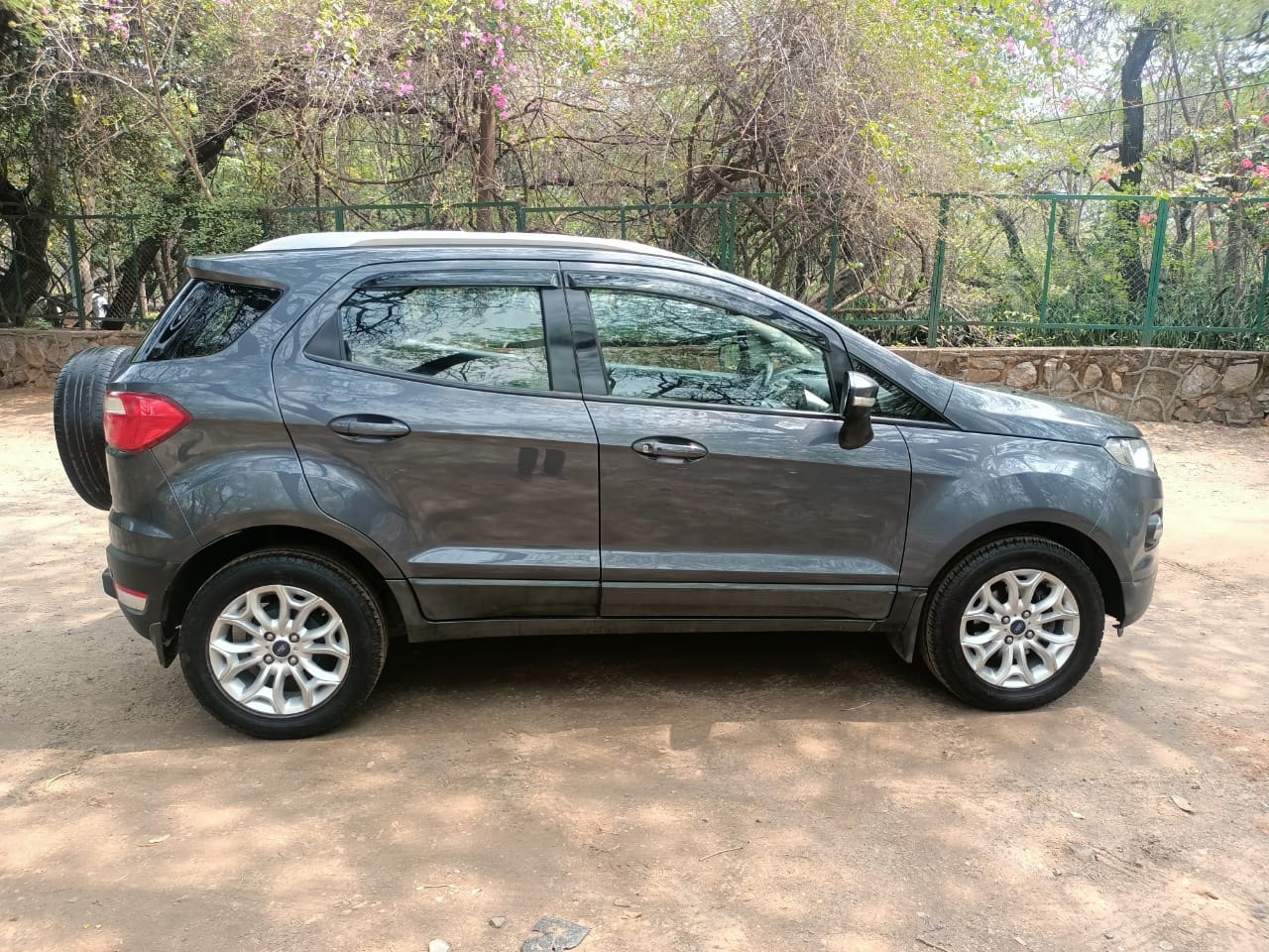 EcoSport image 4 EcoSport image 4