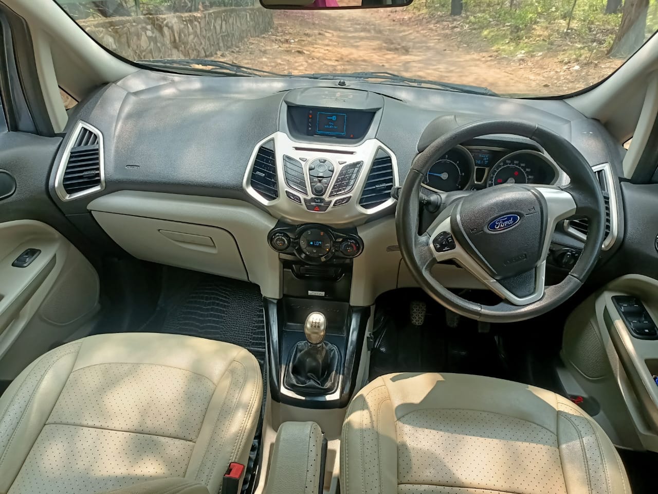 EcoSport image 8 EcoSport image 8