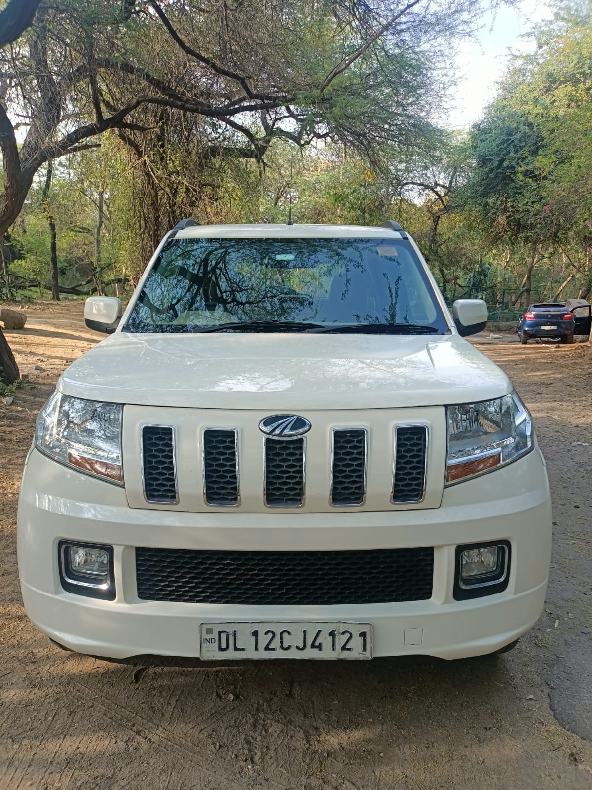 TUV300 image 5 TUV300 image 5