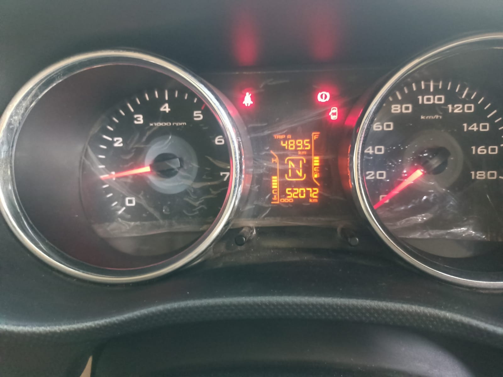 TUV300 image 6 TUV300 image 6