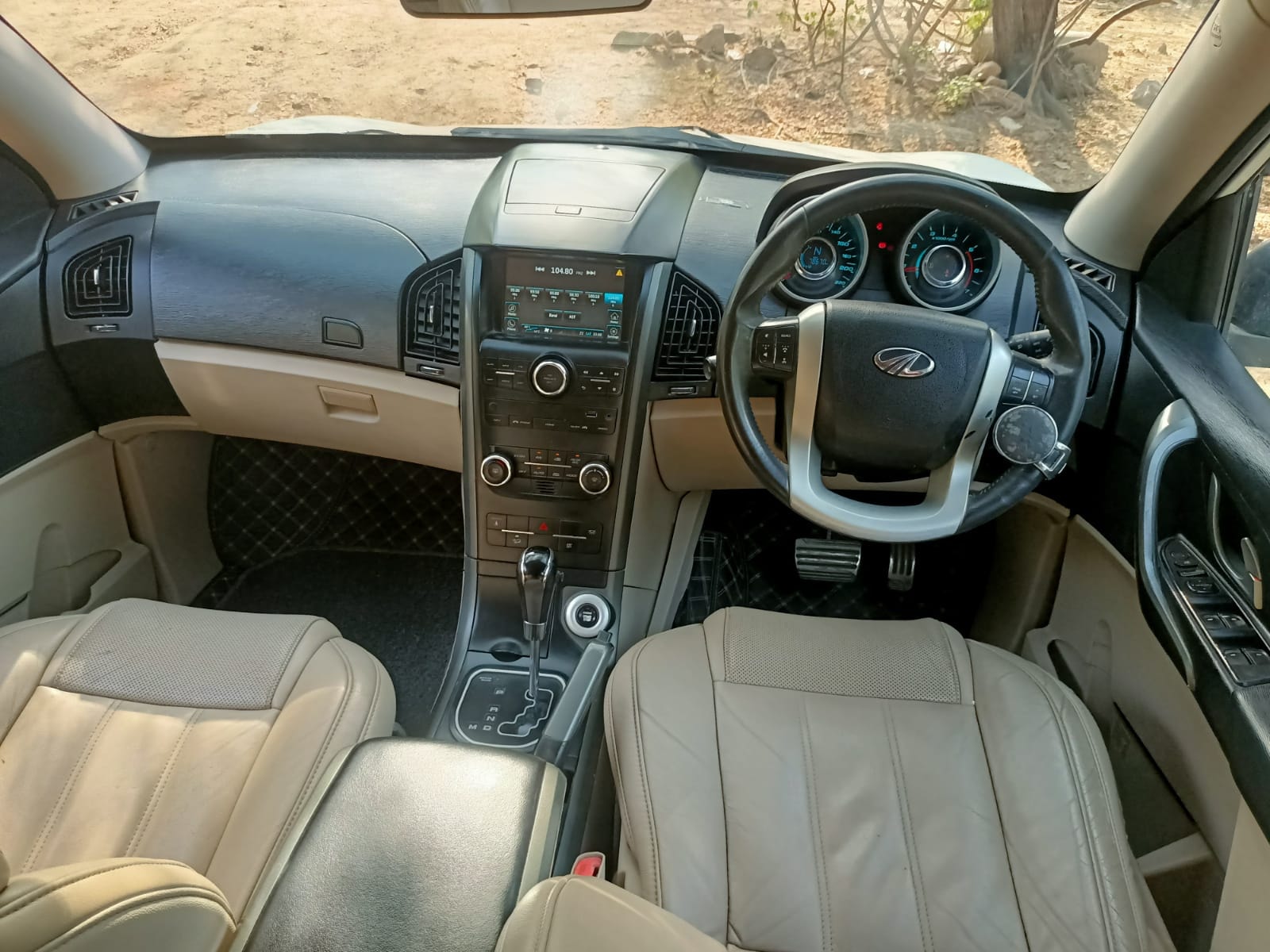 XUV500 image 8 XUV500 image 8