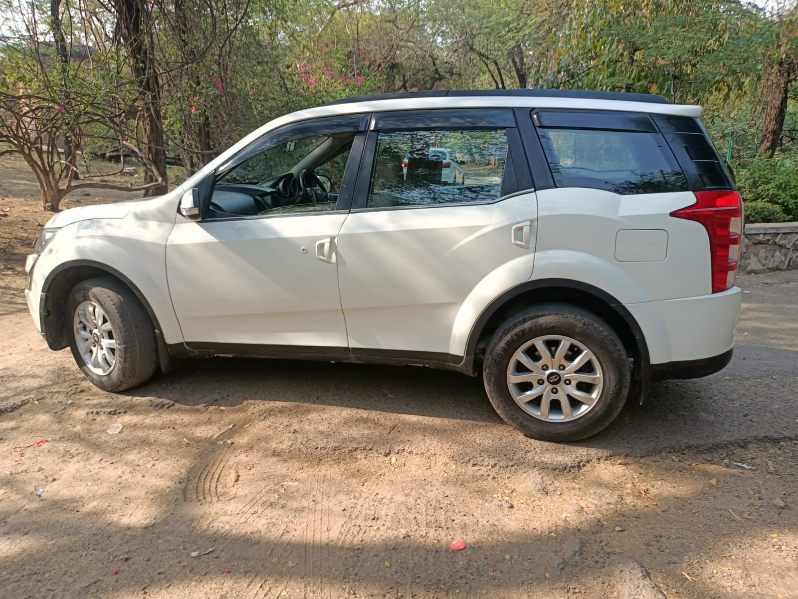 XUV500 image 2 XUV500 image 2