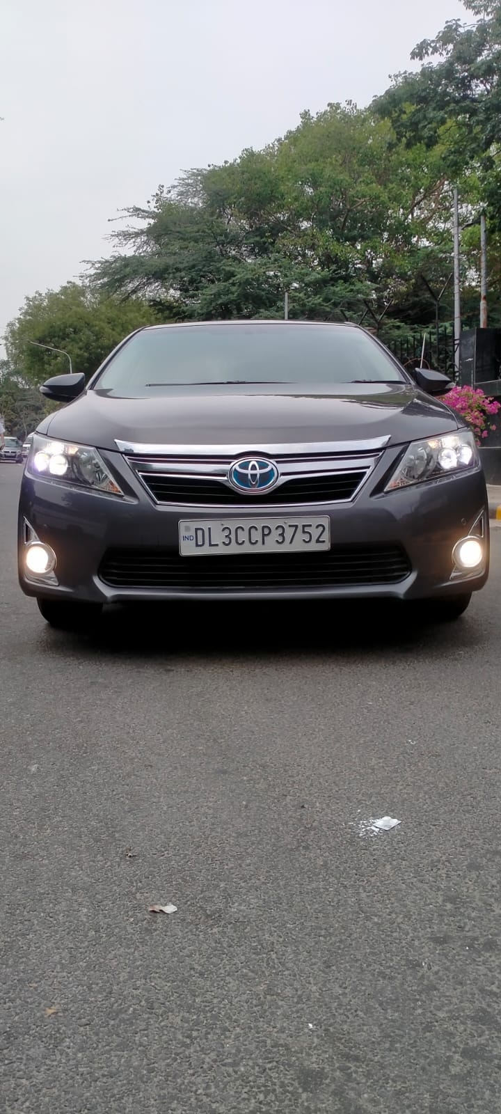 Camry image 1 Camry image 1