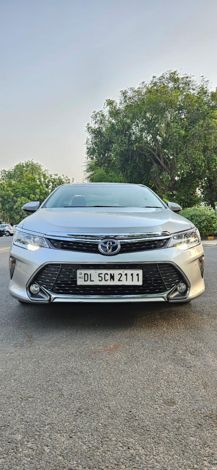 2016 Toyota Camry Hybrid BS IV Front View 