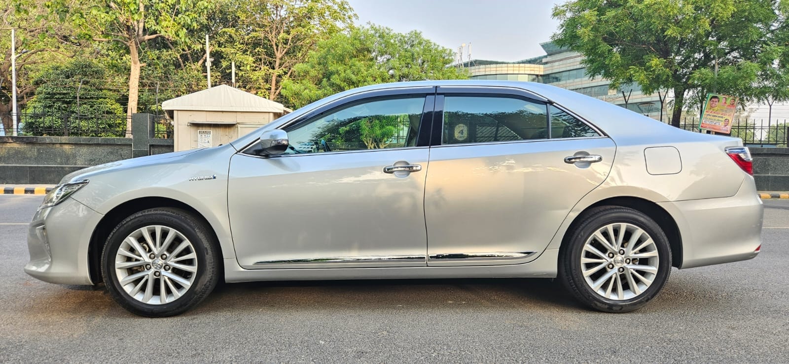 Camry image 2 Camry image 2