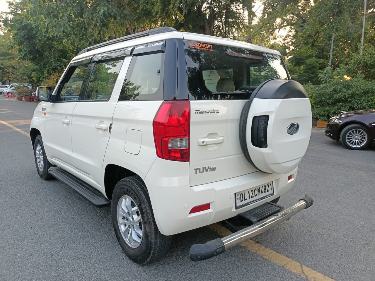 TUV300 image 3 TUV300 image 3