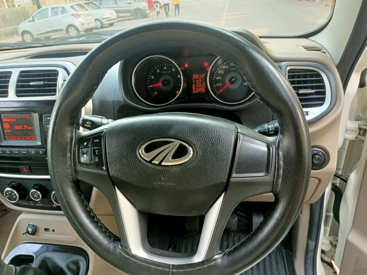 TUV300 image 9 TUV300 image 9