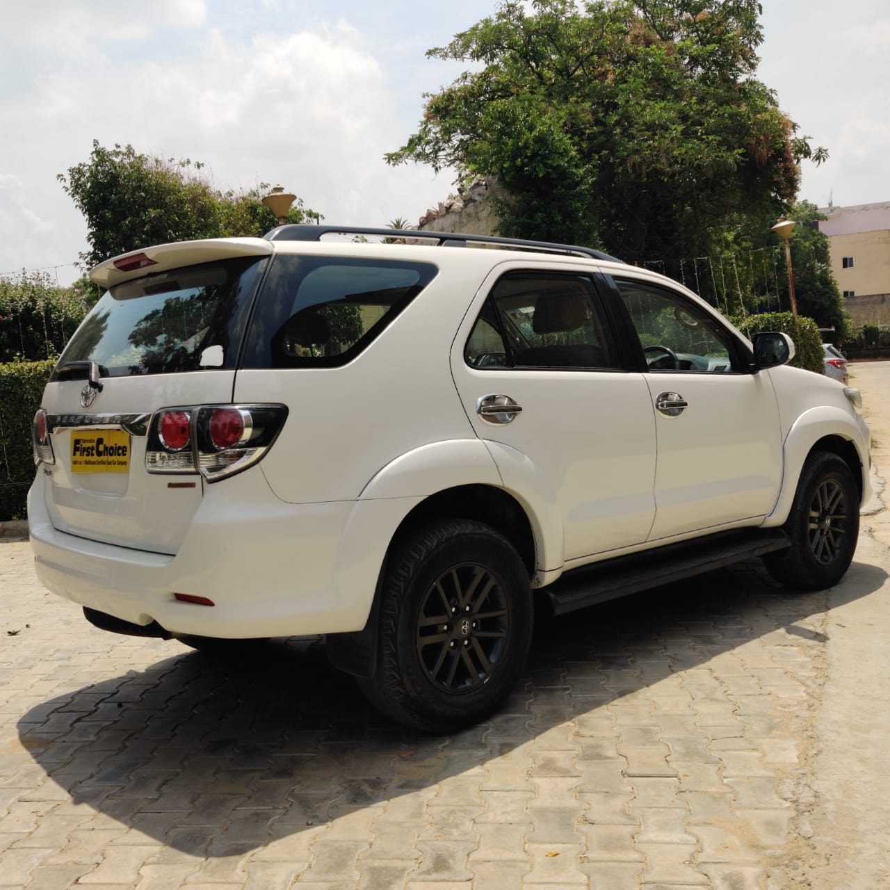 XUV500 image 1 XUV500 image 1