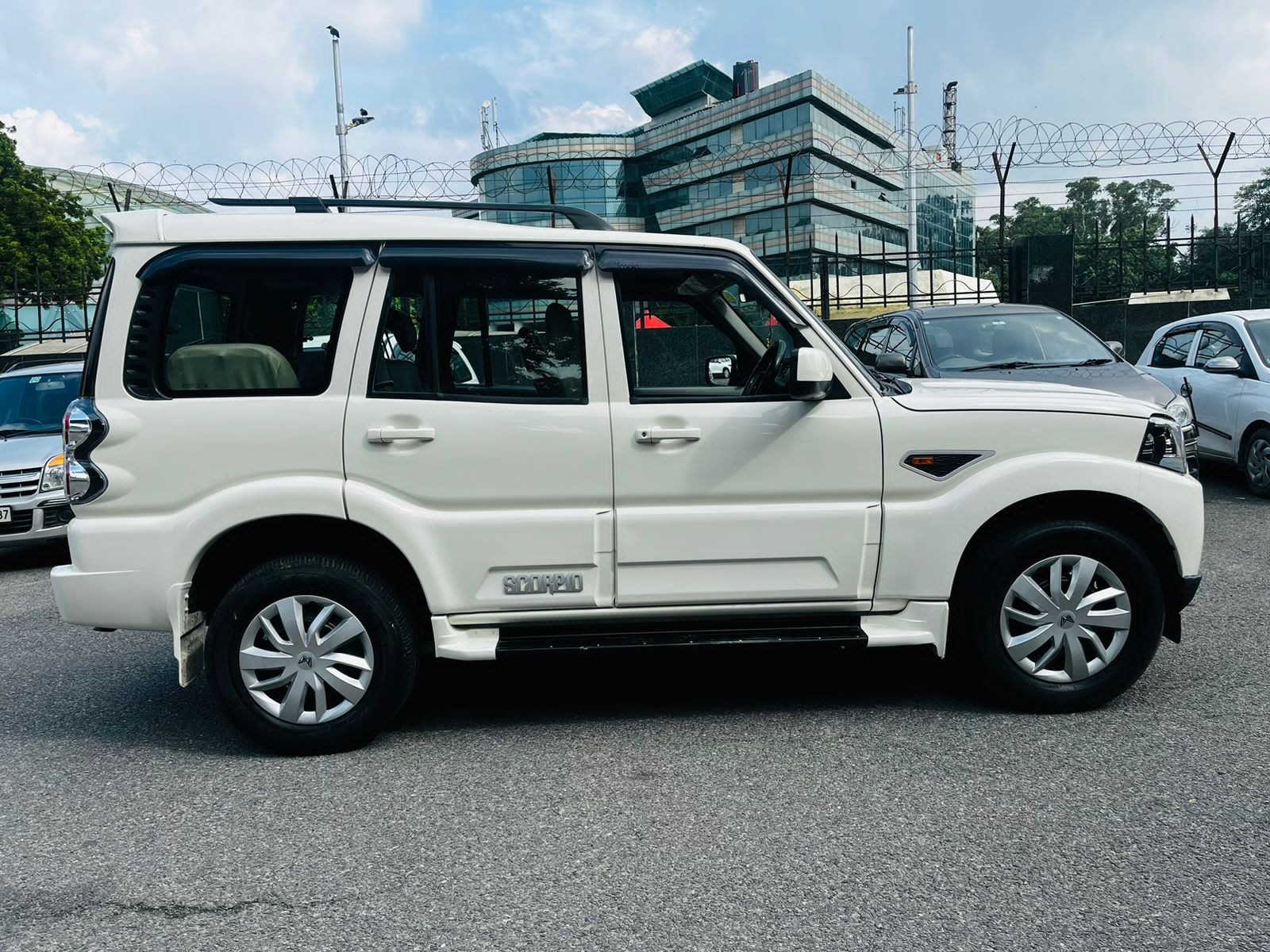 Scorpio image 4 Scorpio image 4