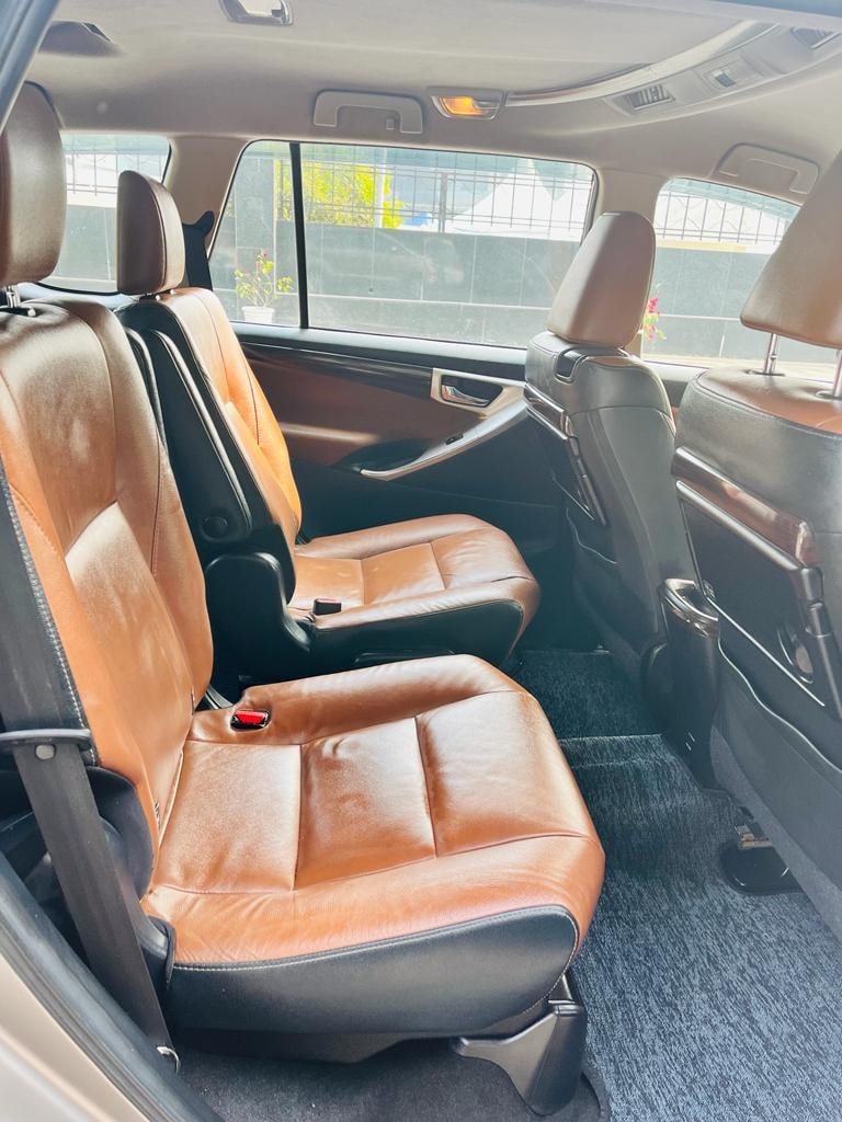 Innova Crysta image 12 Innova Crysta image 12