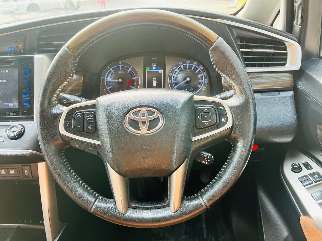 Innova Crysta image 10 Innova Crysta image 10