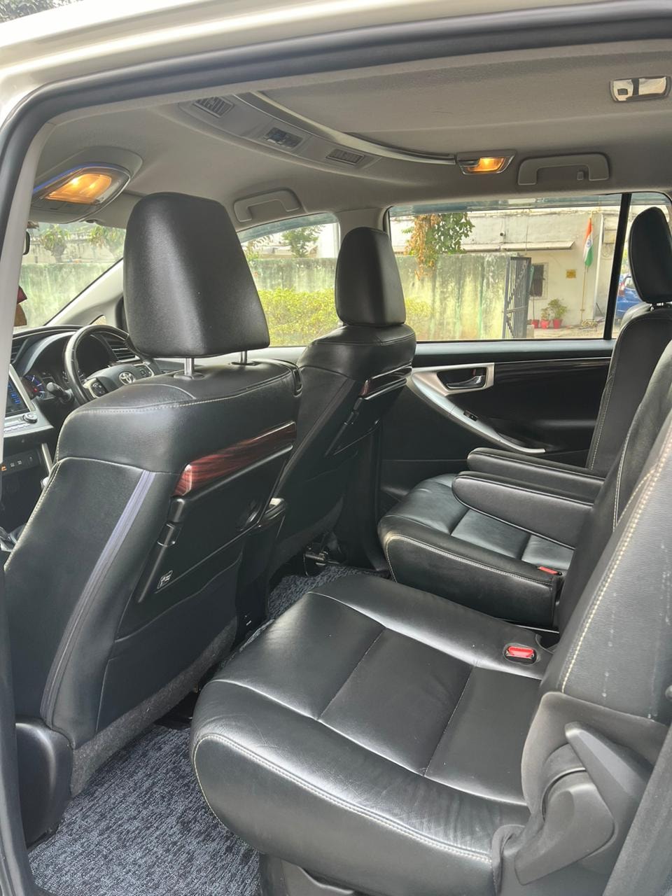 Innova Crysta image 8 Innova Crysta image 8