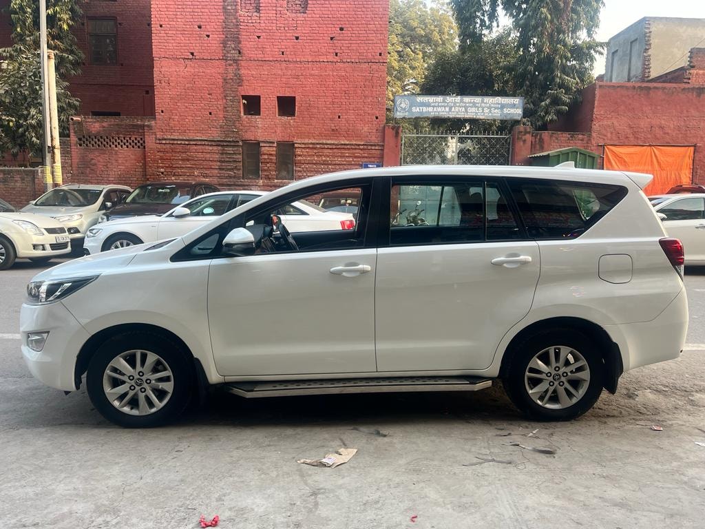 Innova Crysta image 2 Innova Crysta image 2