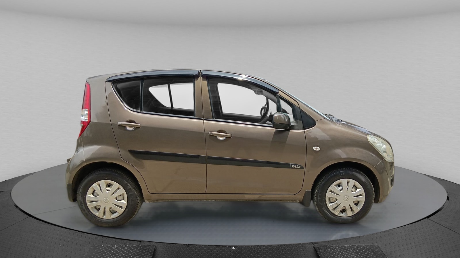 Ritz image 6 Ritz image 6