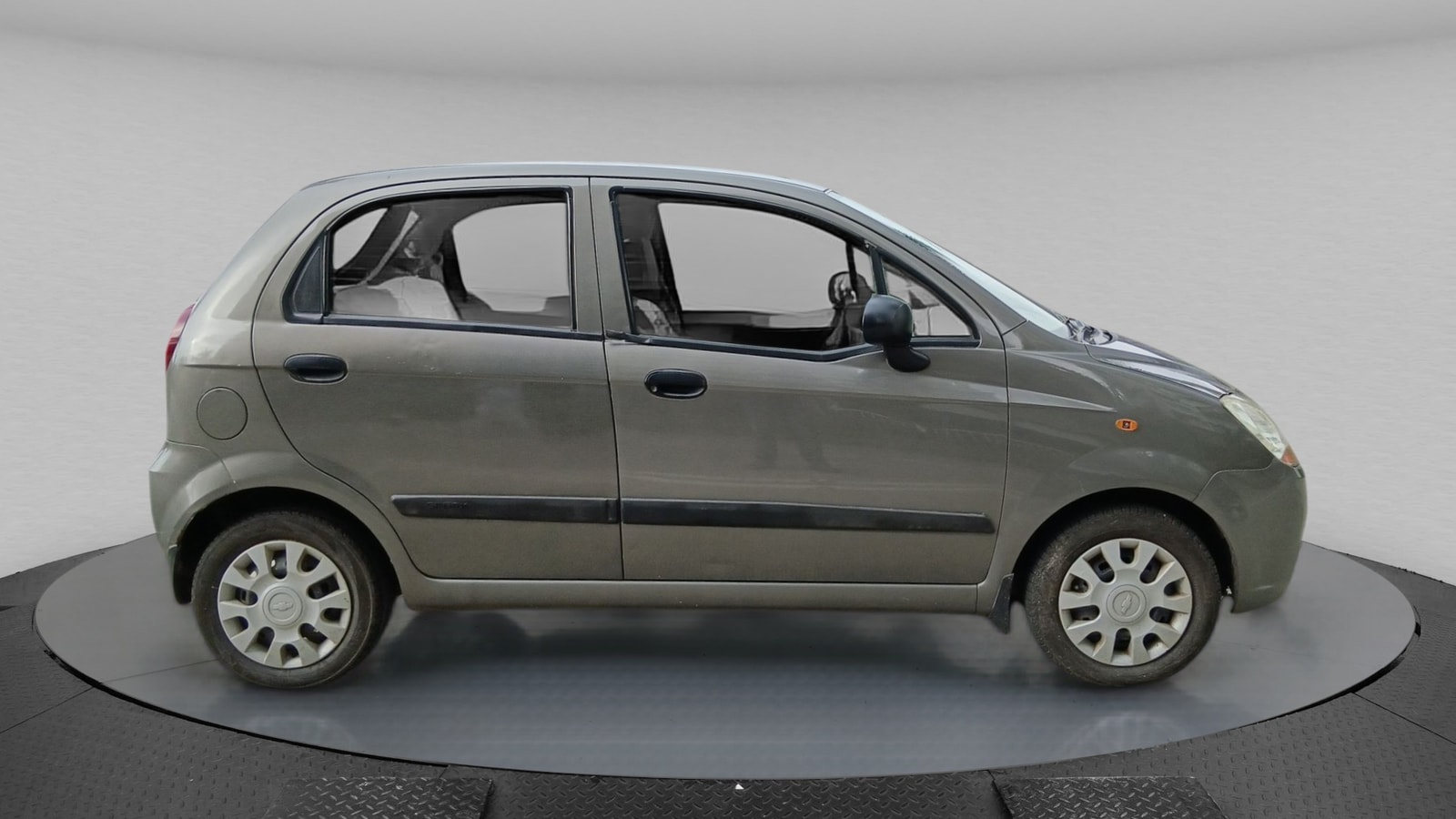 Spark image 7 Spark image 7