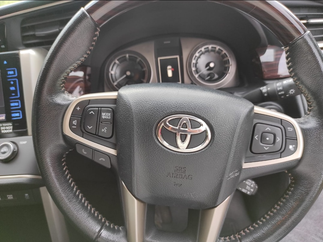 Innova Crysta image 12 Innova Crysta image 12