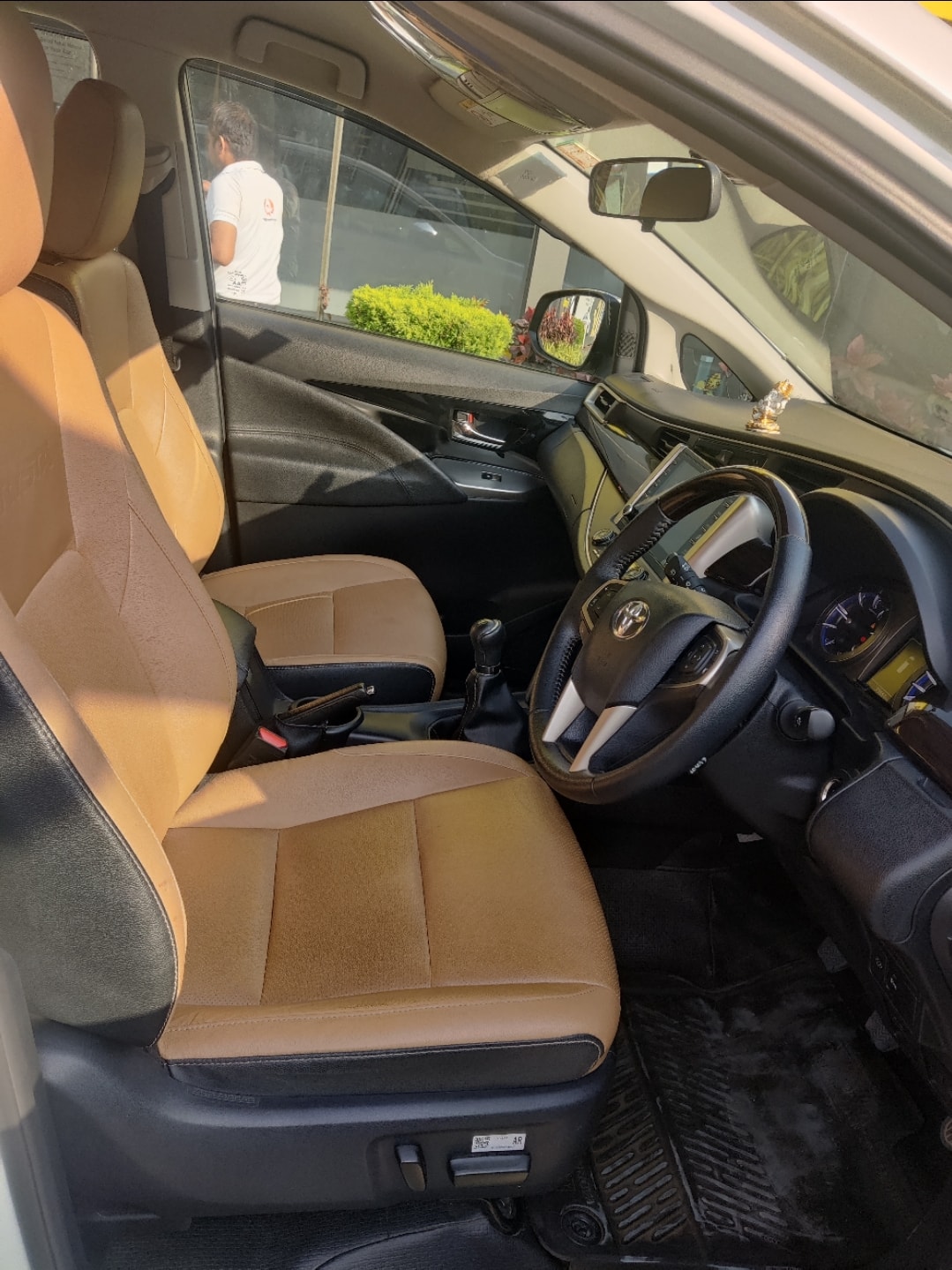 Innova Crysta image 14 Innova Crysta image 14