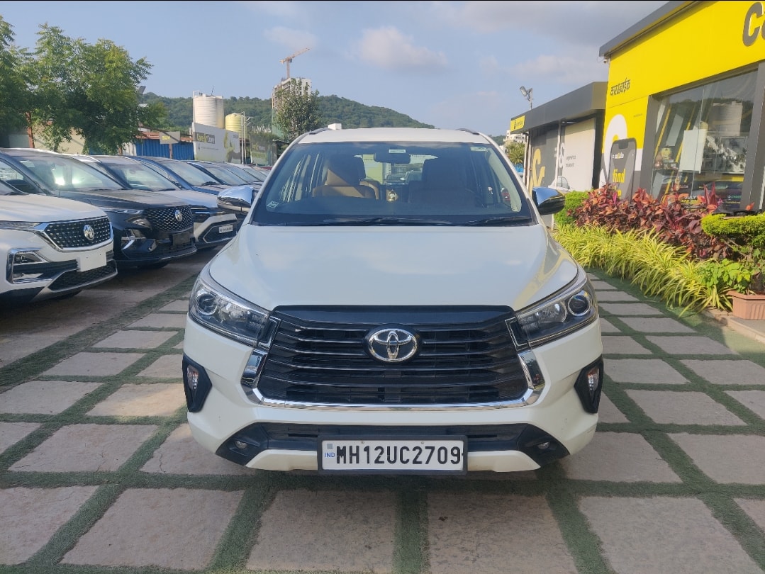 Innova Crysta image 8 Innova Crysta image 8