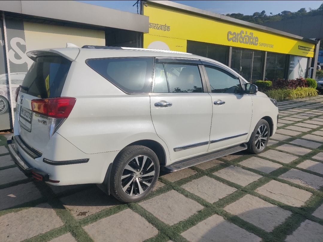 Innova Crysta image 5 Innova Crysta image 5