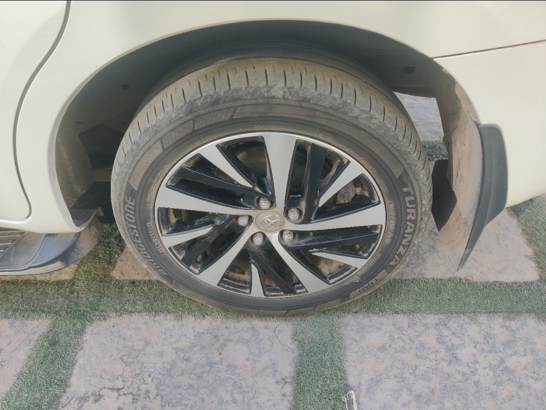 Innova Crysta image 9 Innova Crysta image 9