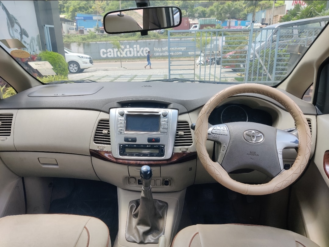 Innova image 12 Innova image 12