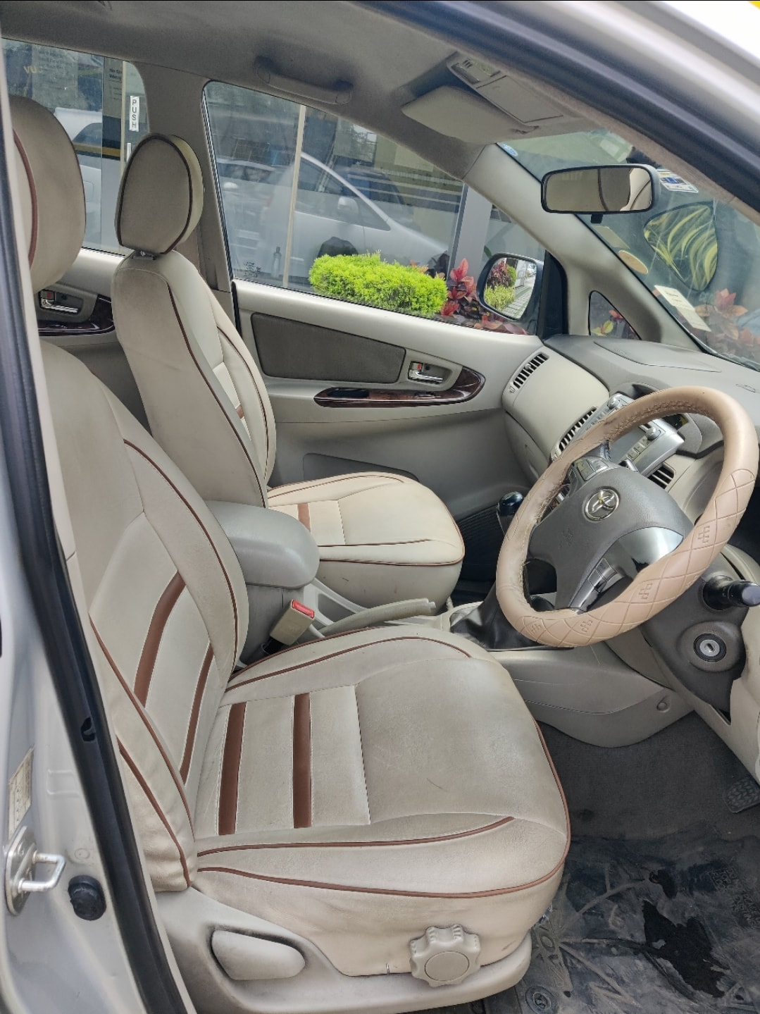 Innova image 16 Innova image 16