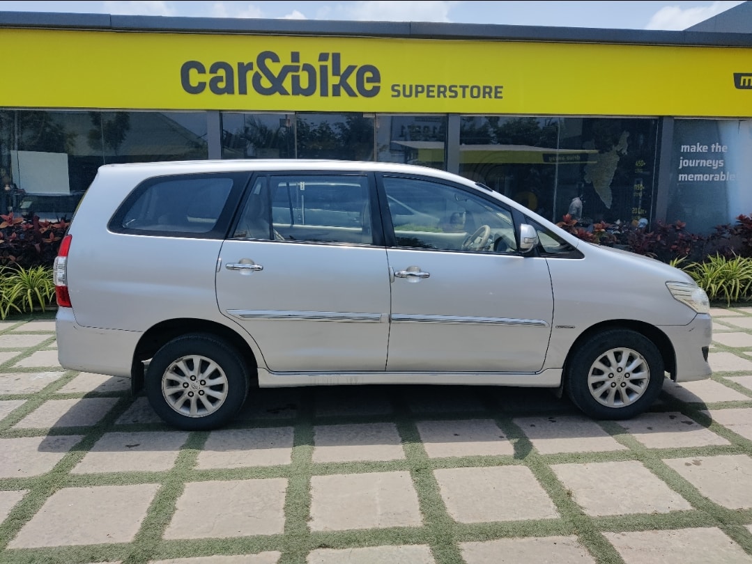 Innova image 6 Innova image 6