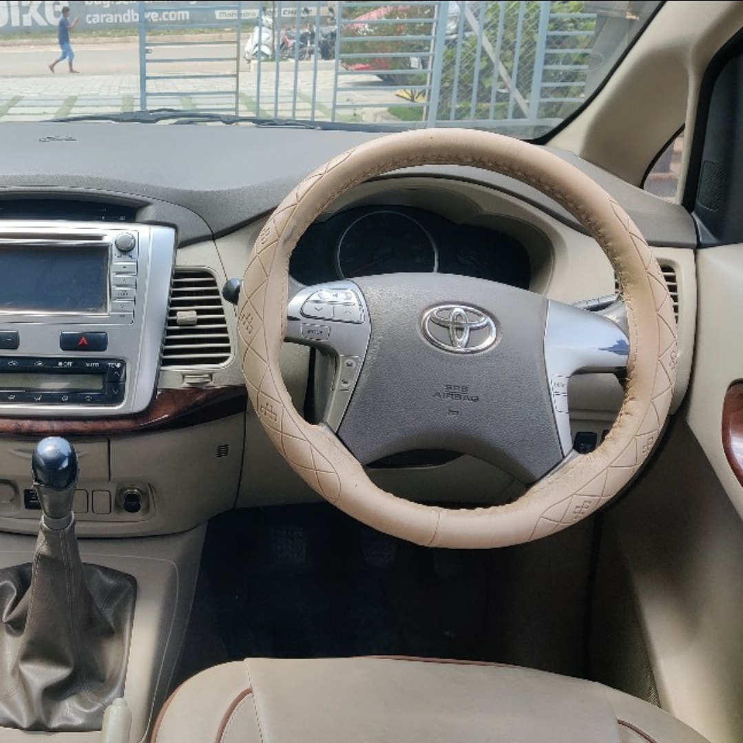 Innova image 13 Innova image 13