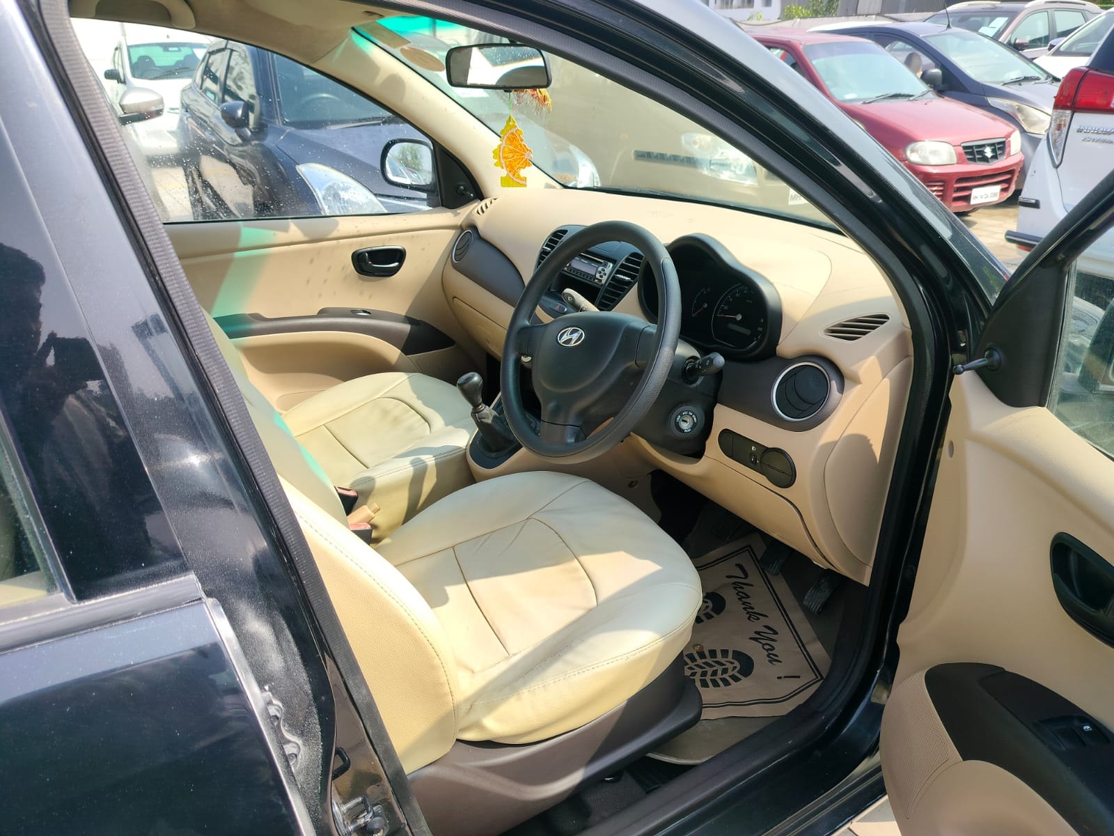 i10 image 12 i10 image 12