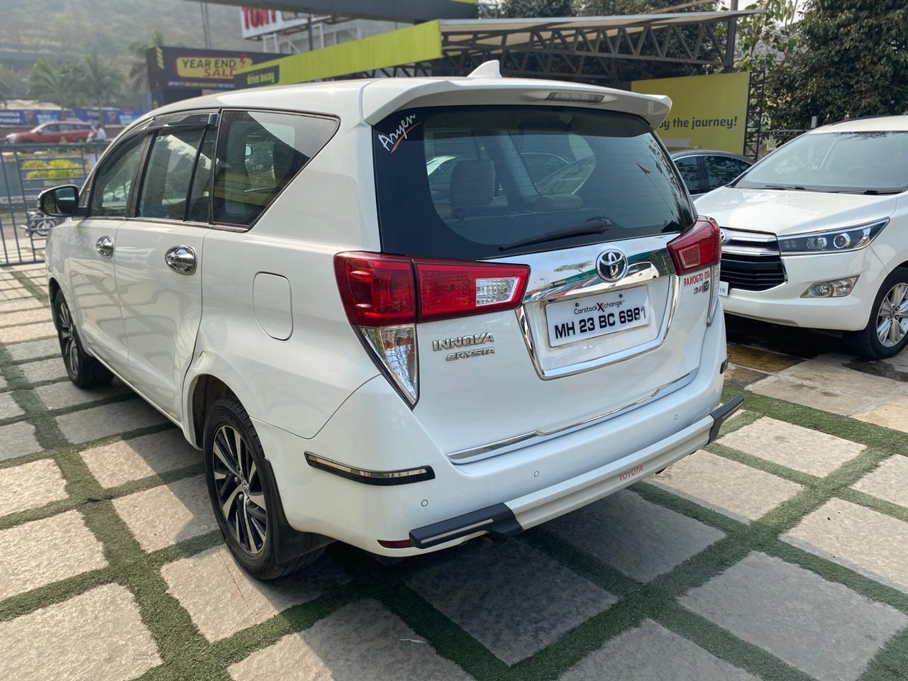 Innova Crysta image 3 Innova Crysta image 3