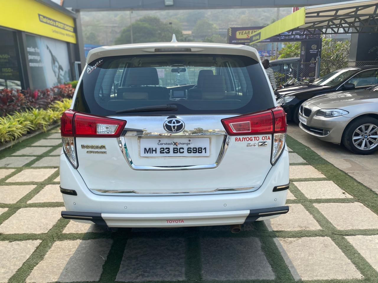 Innova Crysta image 5 Innova Crysta image 5