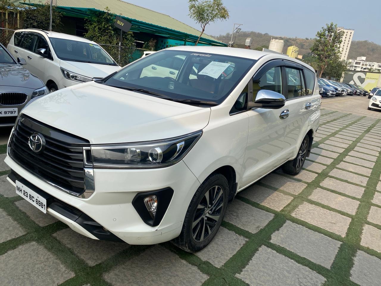 Innova Crysta image 4 Innova Crysta image 4