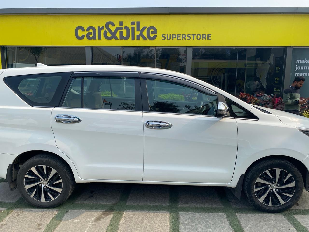 Innova Crysta image 6 Innova Crysta image 6