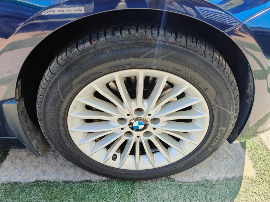 3 Series image 9 3 Series image 9