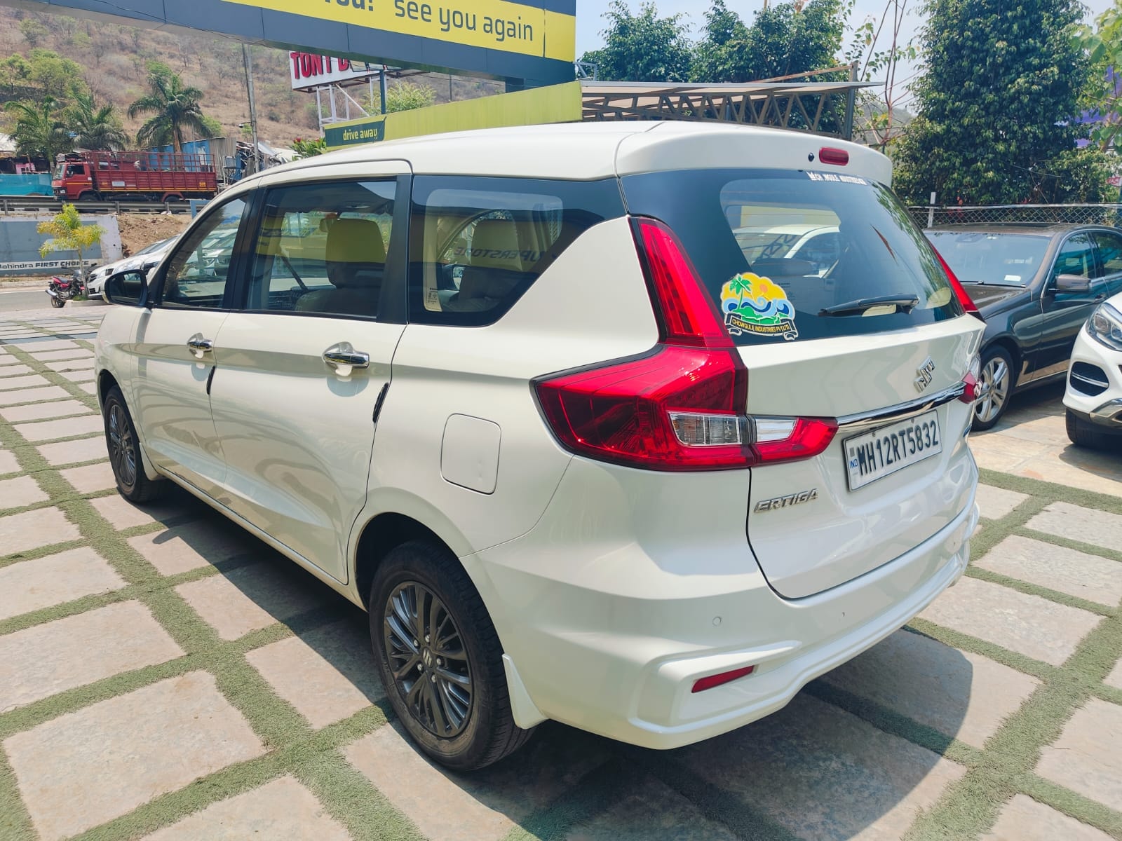 Ertiga image 6 Ertiga image 6