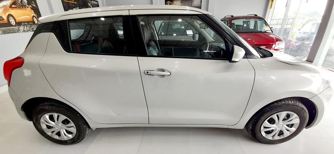 2018 Maruti Suzuki Swift VXI BS IV Right Side View 