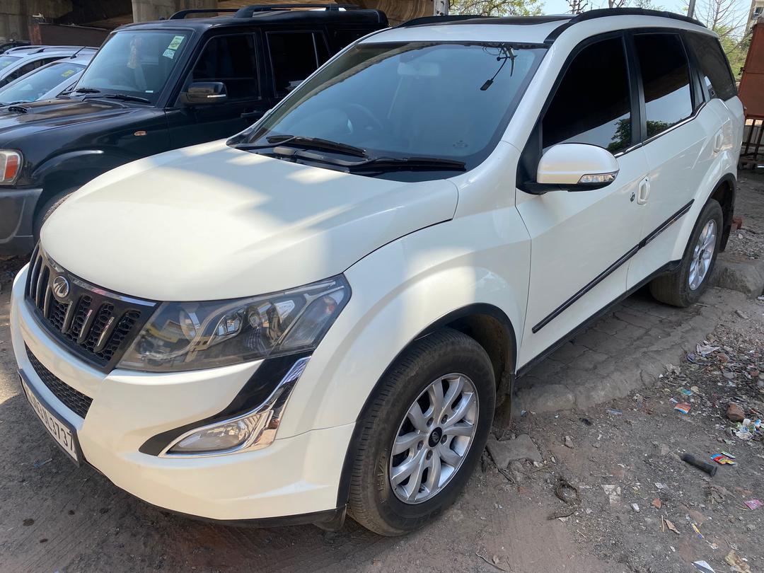2016 Mahindra XUV500 W10 FWD Cover Image 