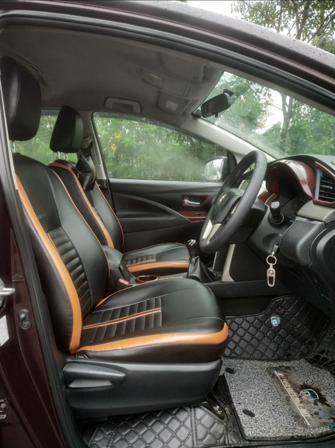 Innova image 6 Innova image 6