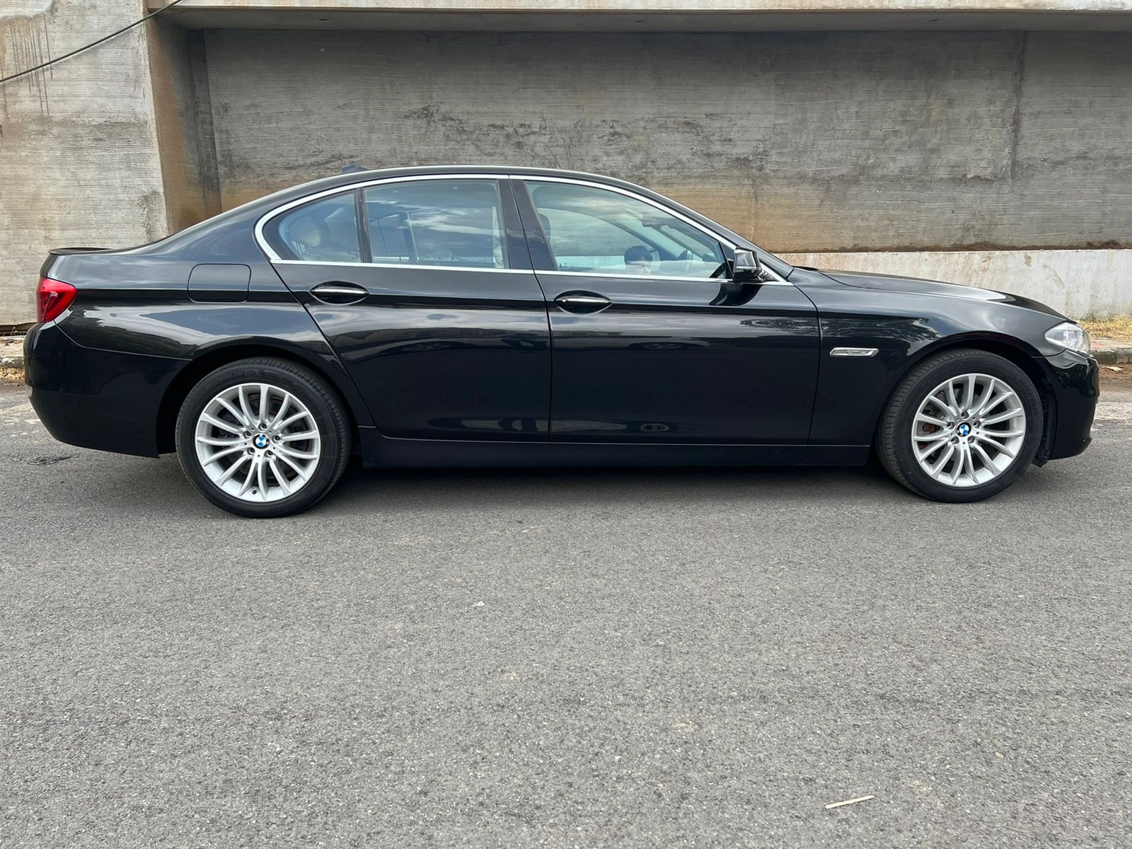 5 Series image 7 5 Series image 7