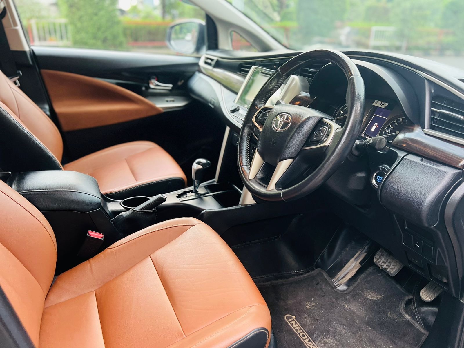 Innova Crysta image 14 Innova Crysta image 14