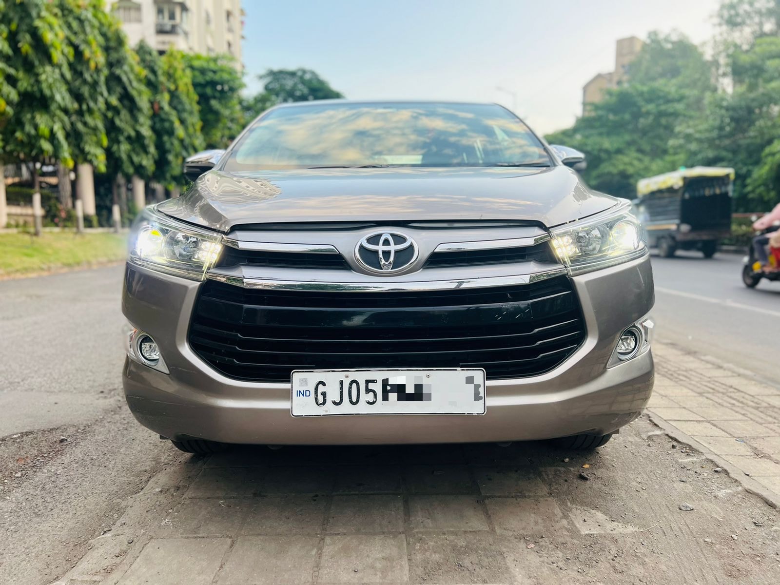 Innova Crysta image 3 Innova Crysta image 3