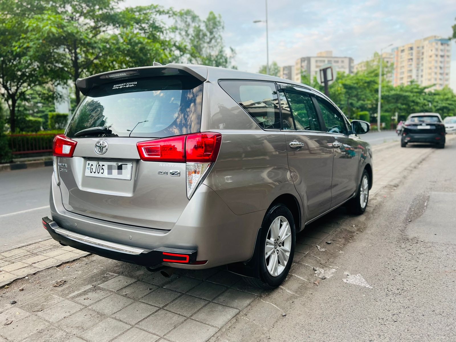 Innova Crysta image 6 Innova Crysta image 6