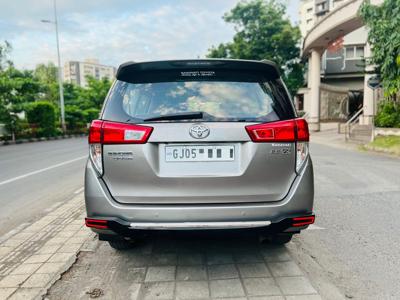 Innova Crysta image 7 Innova Crysta image 7