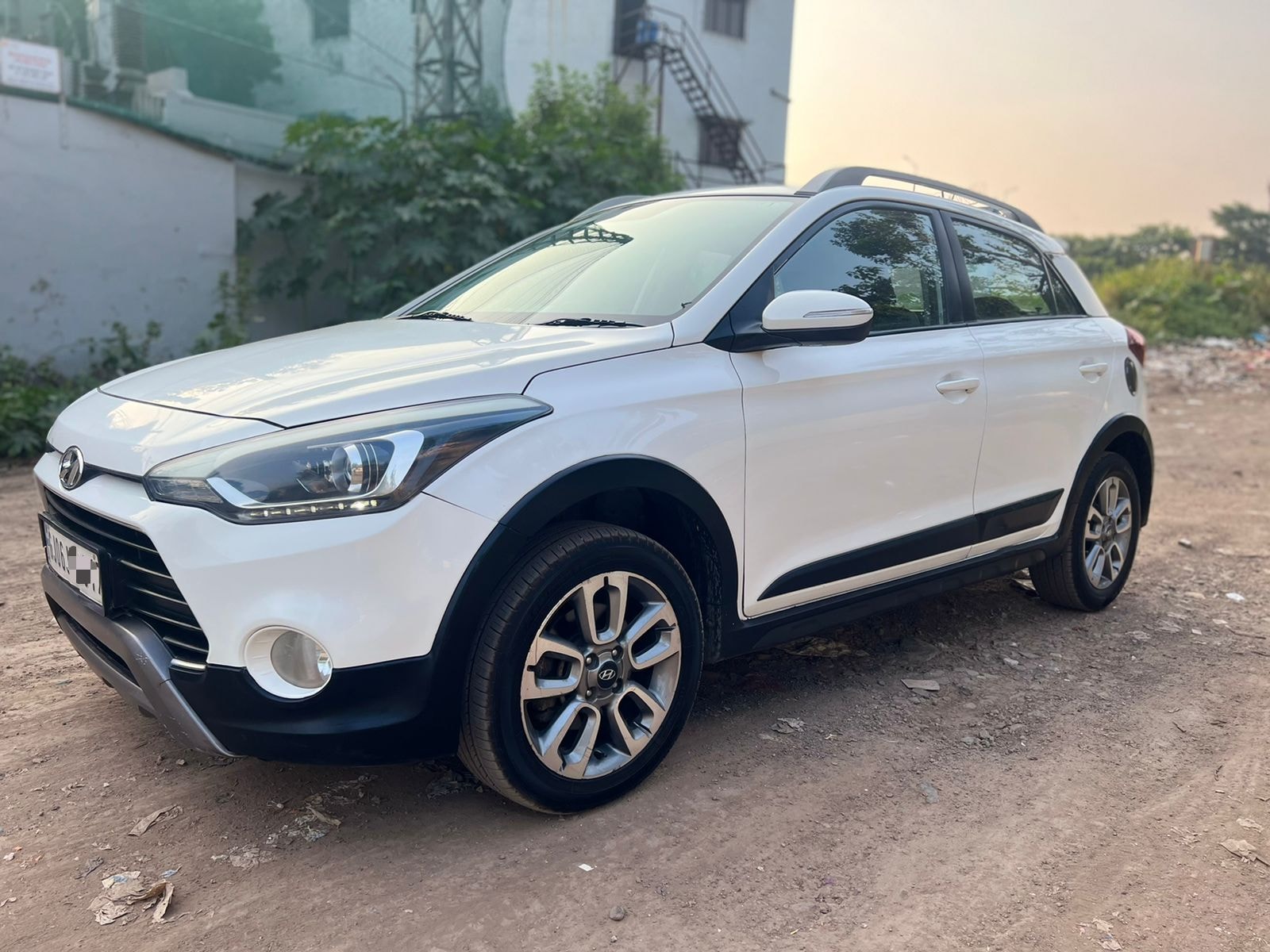 i20 Active image 1 i20 Active image 1